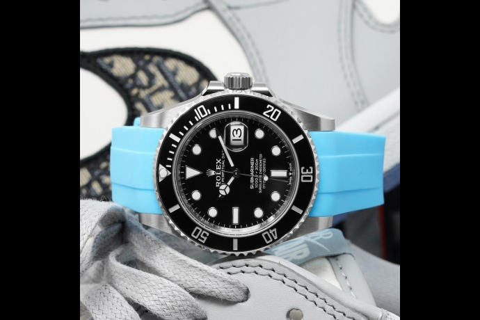 rolex-submariner-miami-blue-rubber-band-strap_1000x